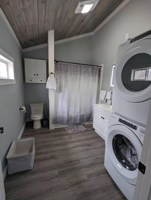 Summerlee Suite - Beautiful Remodeled Farmhouse Oak Hill Esterno foto