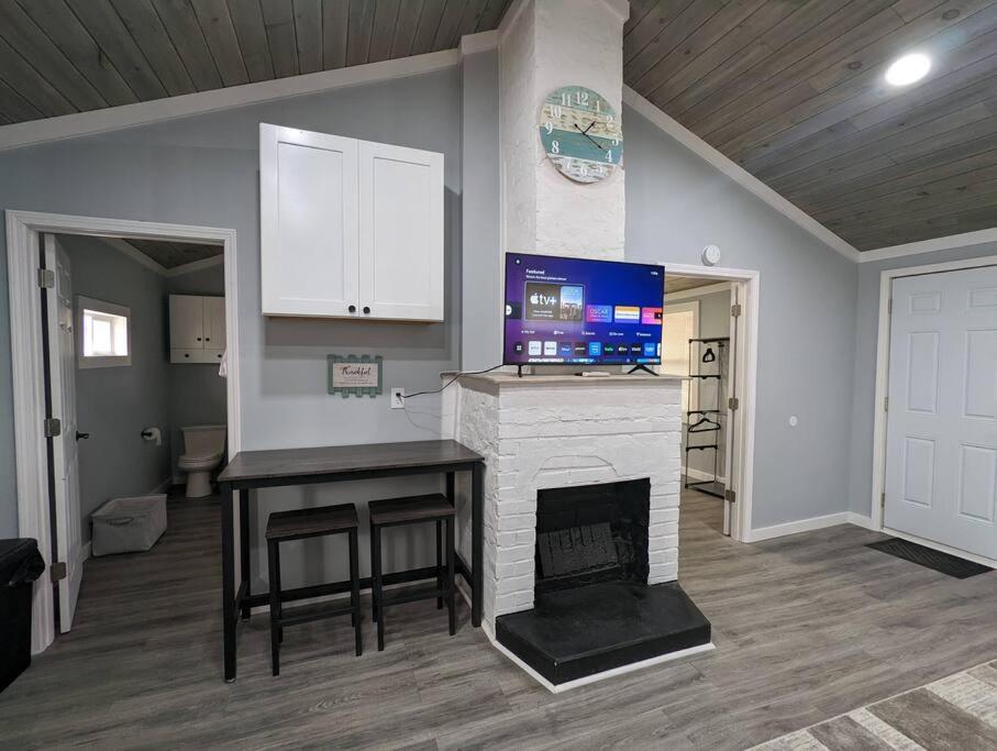 Summerlee Suite - Beautiful Remodeled Farmhouse Oak Hill Esterno foto